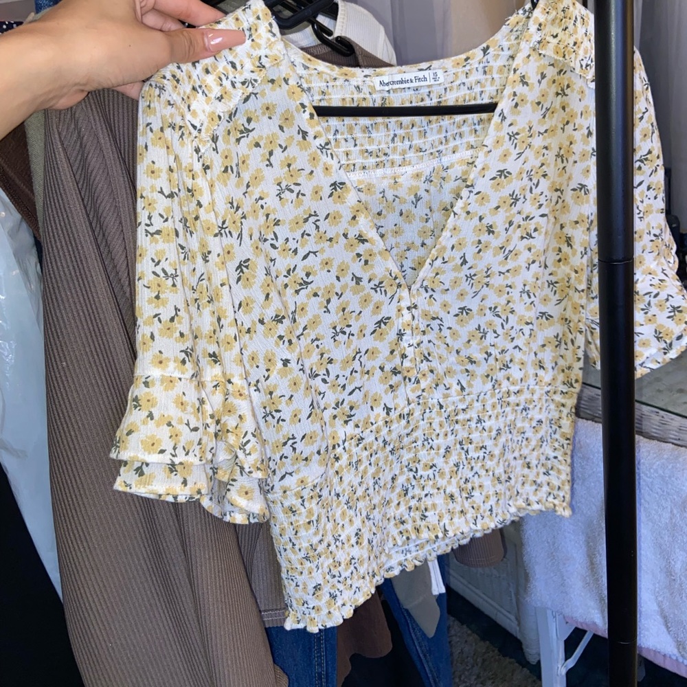 Abercombie & Fitch Top